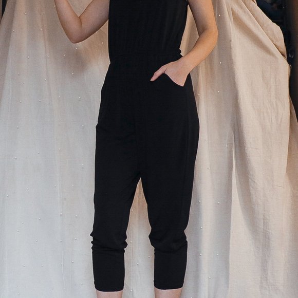 Choker Sleeveless Jumpsuit - Picture 6 of 6